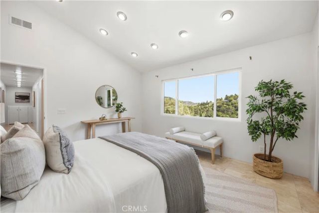 1340 Hillside, Glendale, CA 91208