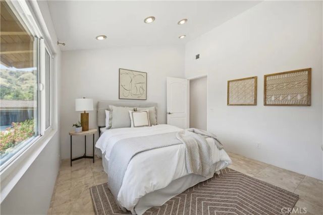 1340 Hillside, Glendale, CA 91208