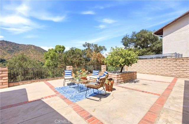 1340 Hillside, Glendale, CA 91208