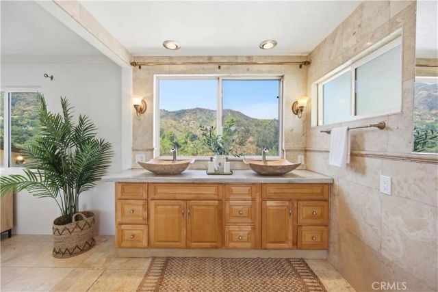 1340 Hillside, Glendale, CA 91208