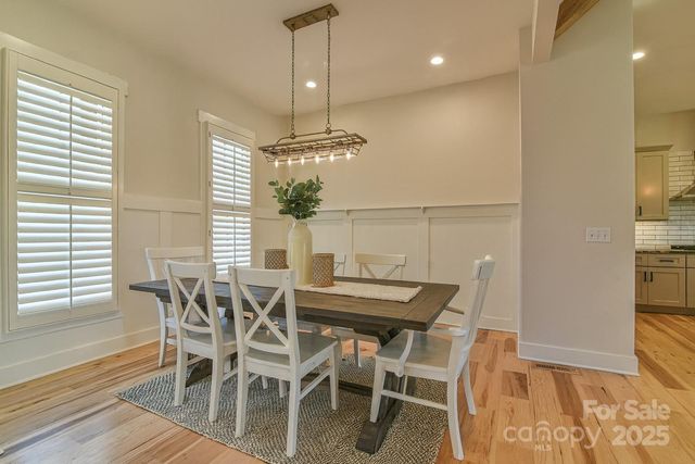 80 Sharon Road, Fairview, NC 28730