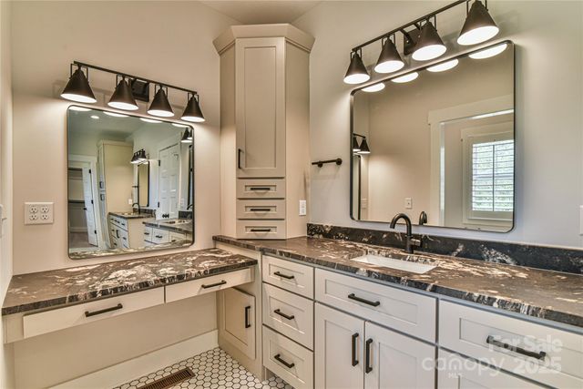 80 Sharon Road, Fairview, NC 28730