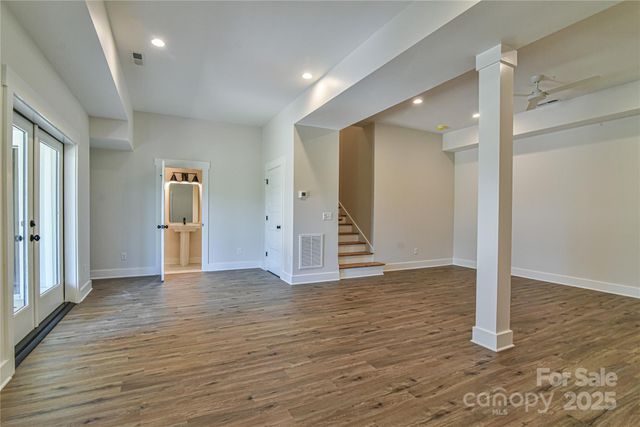 80 Sharon Road, Fairview, NC 28730