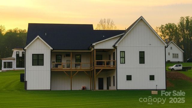 80 Sharon Road, Fairview, NC 28730