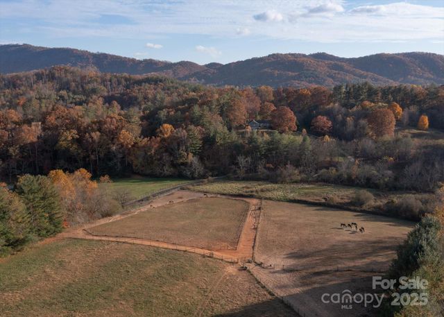 80 Sharon Road, Fairview, NC 28730