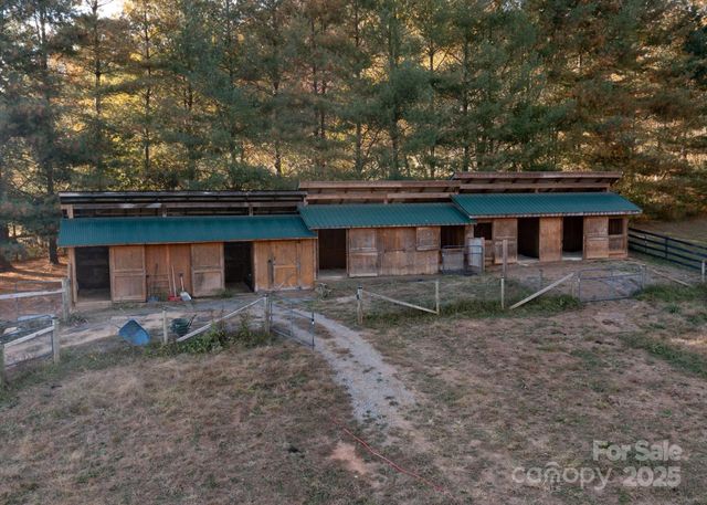 80 Sharon Road, Fairview, NC 28730