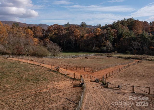 80 Sharon Road, Fairview, NC 28730