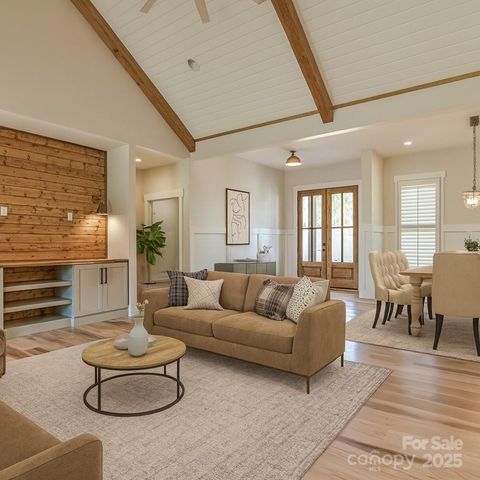 80 Sharon Road, Fairview, NC 28730