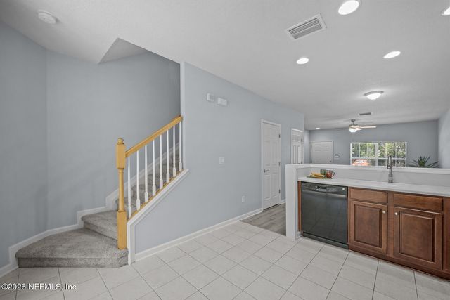 8077 SUMMERSIDE Circle, Jacksonville, FL 32256