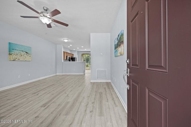 8077 SUMMERSIDE Circle, Jacksonville, FL 32256