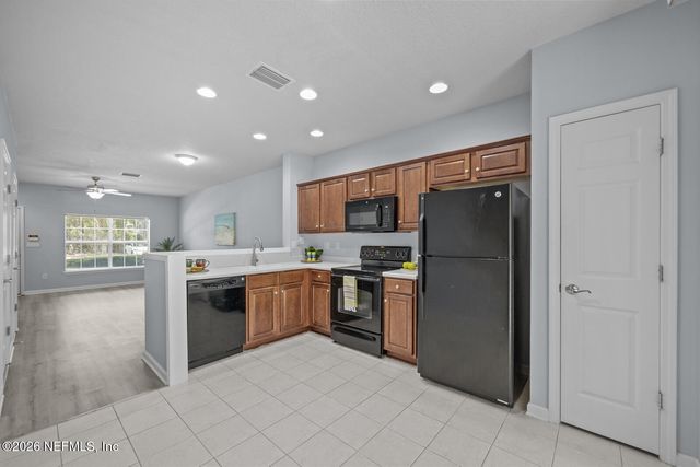 8077 SUMMERSIDE Circle, Jacksonville, FL 32256