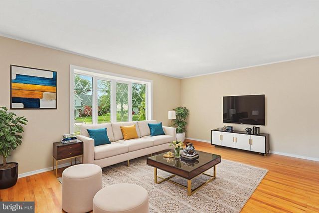 1001 MUELLER RD, Warminster, PA 18974