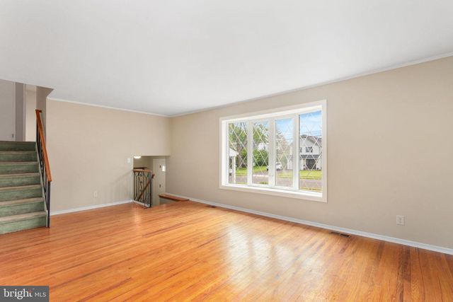 1001 MUELLER RD, Warminster, PA 18974