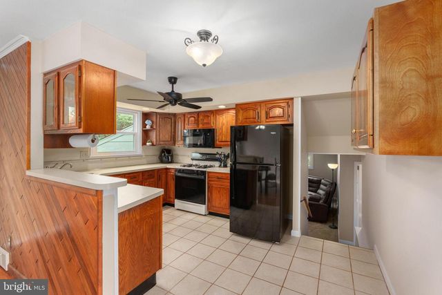 1001 MUELLER RD, Warminster, PA 18974