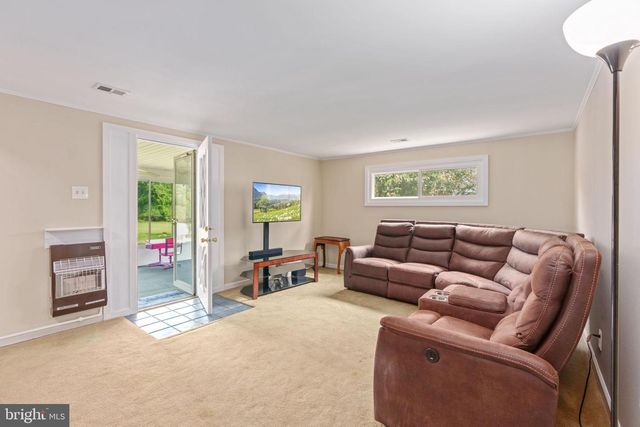 1001 MUELLER RD, Warminster, PA 18974