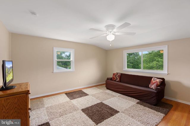 1001 MUELLER RD, Warminster, PA 18974