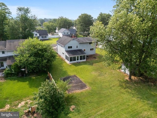 1001 MUELLER RD, Warminster, PA 18974