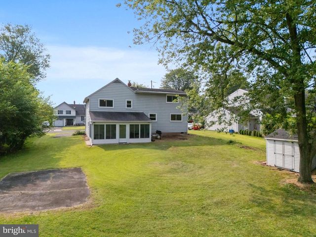 1001 MUELLER RD, Warminster, PA 18974