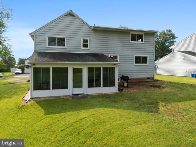 1001 MUELLER RD, Warminster, PA 18974