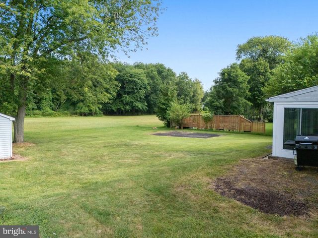 1001 MUELLER RD, Warminster, PA 18974