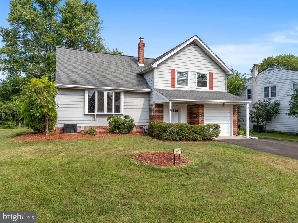 1001 MUELLER RD, Warminster, PA 18974