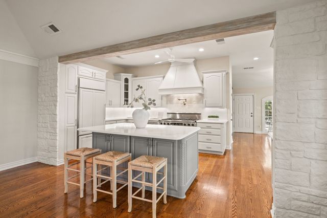 3716 Oakwood Drive, Grapevine, TX 76051