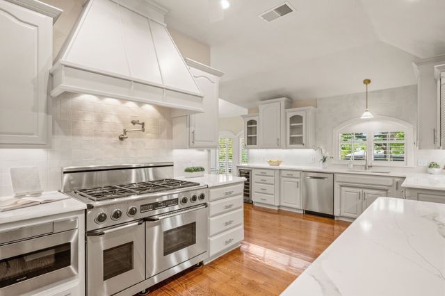 3716 Oakwood Drive, Grapevine, TX 76051