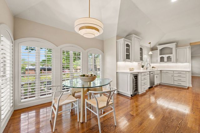 3716 Oakwood Drive, Grapevine, TX 76051
