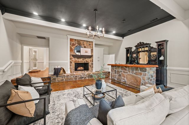 3716 Oakwood Drive, Grapevine, TX 76051