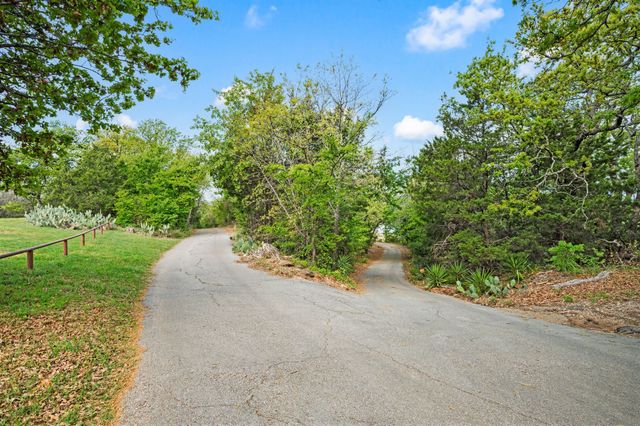3716 Oakwood Drive, Grapevine, TX 76051