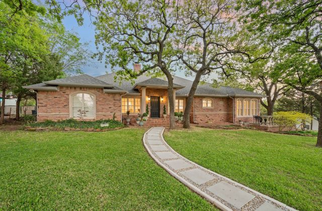 3716 Oakwood Drive, Grapevine, TX 76051