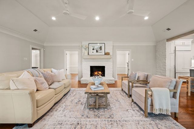 3716 Oakwood Drive, Grapevine, TX 76051