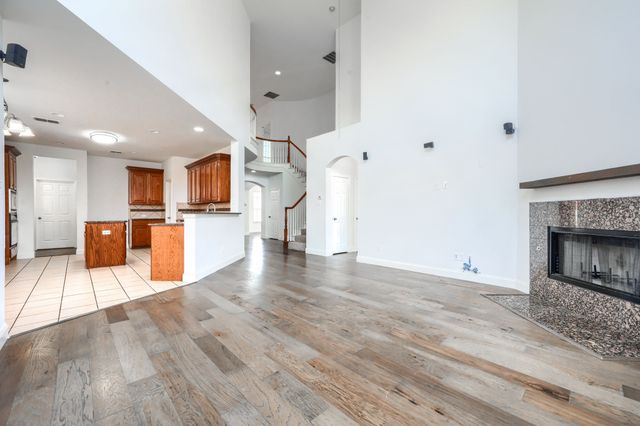 1127 Valley Vista Drive, Irving, TX 75063