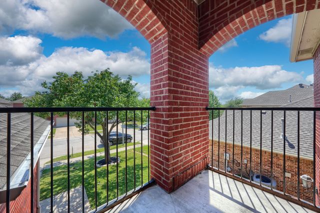 1127 Valley Vista Drive, Irving, TX 75063