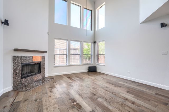 1127 Valley Vista Drive, Irving, TX 75063