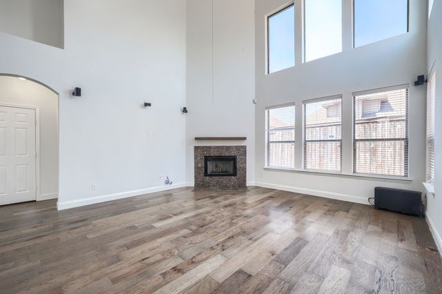 1127 Valley Vista Drive, Irving, TX 75063