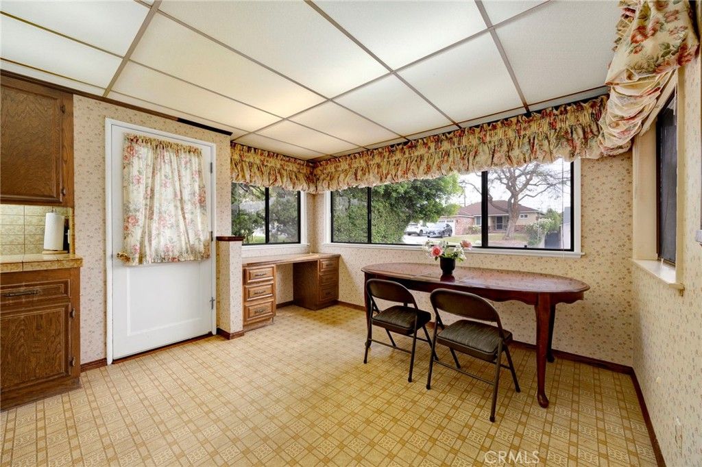 Image 20 of property listing at 633 Groton Drive, Burbank, CA 91504
