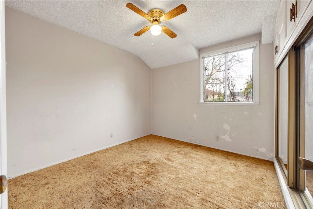 Image 21 of property listing at 633 Groton Drive, Burbank, CA 91504