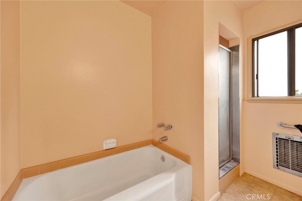 Image 26 of property listing at 633 Groton Drive, Burbank, CA 91504