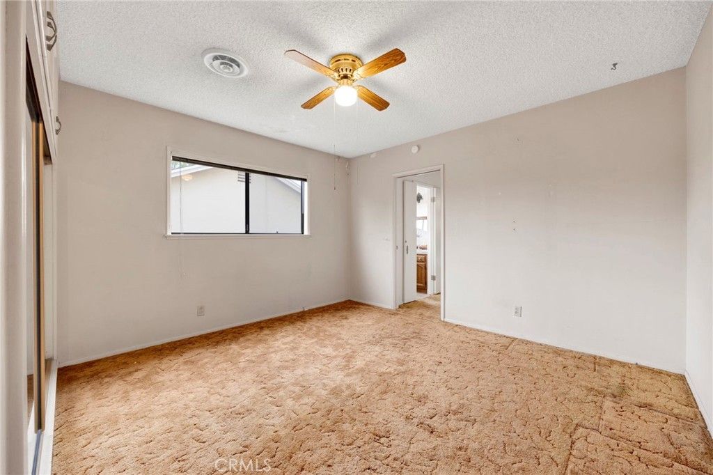 Image 27 of property listing at 633 Groton Drive, Burbank, CA 91504