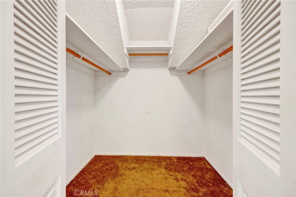 Image 34 of property listing at 633 Groton Drive, Burbank, CA 91504