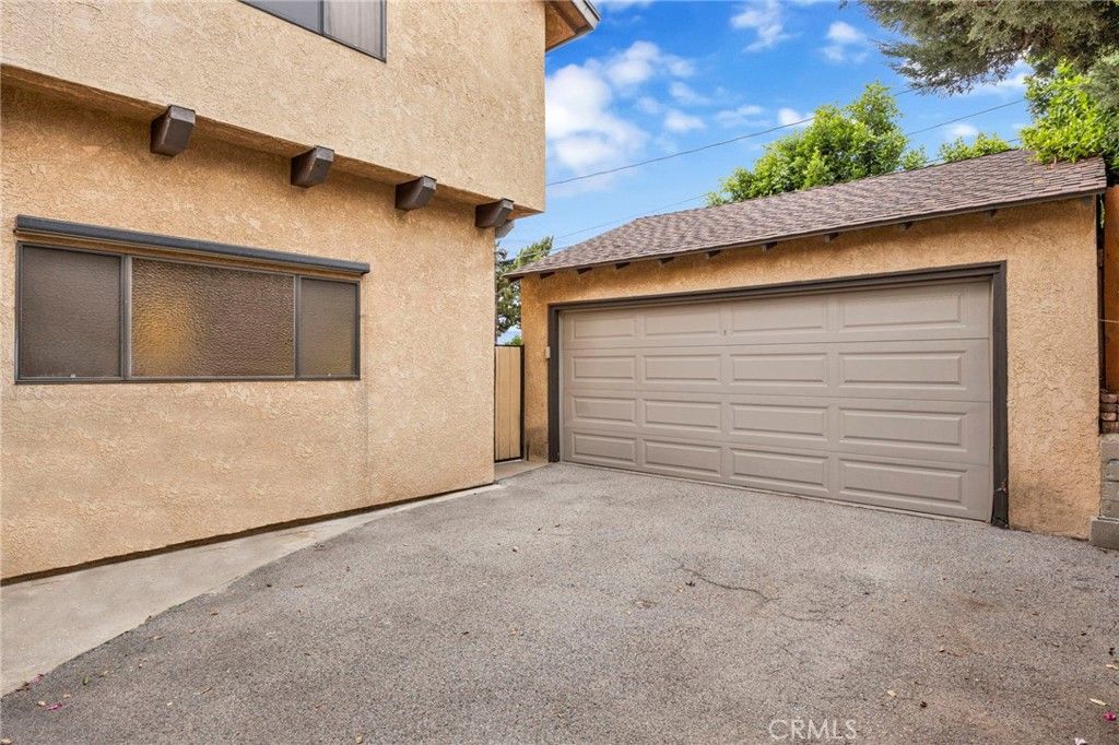 Image 37 of property listing at 633 Groton Drive, Burbank, CA 91504