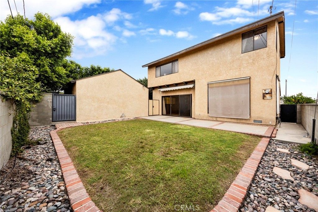 Image 40 of property listing at 633 Groton Drive, Burbank, CA 91504