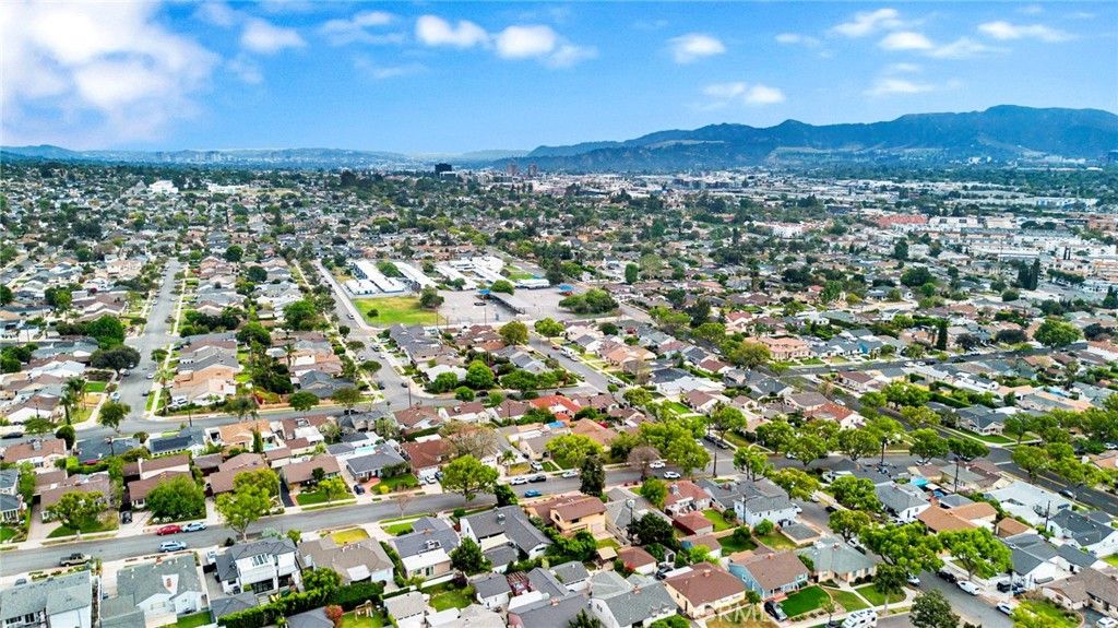 Image 44 of property listing at 633 Groton Drive, Burbank, CA 91504