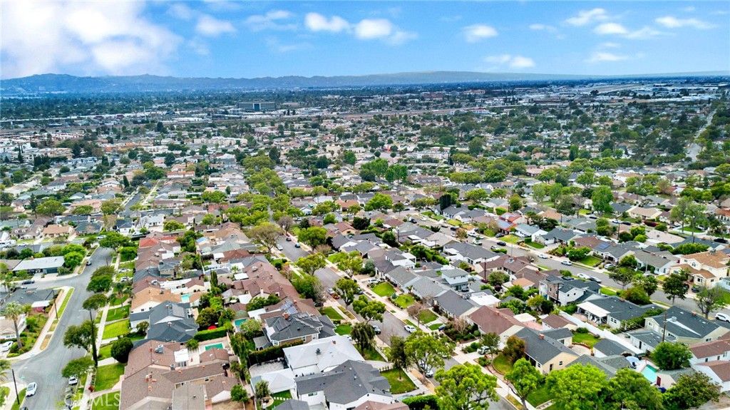 Image 47 of property listing at 633 Groton Drive, Burbank, CA 91504