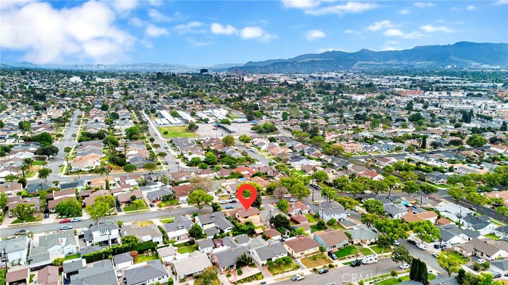 Image 53 of property listing at 633 Groton Drive, Burbank, CA 91504