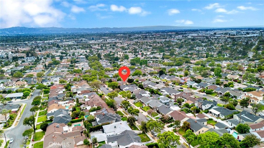 Image 54 of property listing at 633 Groton Drive, Burbank, CA 91504