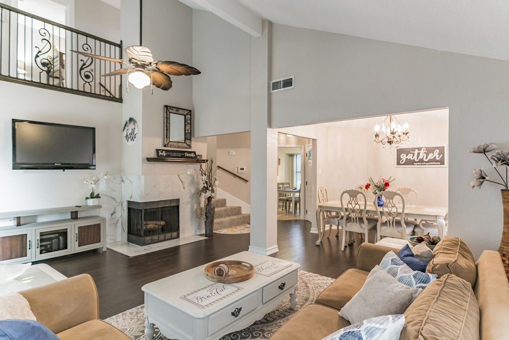 10203 Ridge Oak Street, Dallas, TX 75227