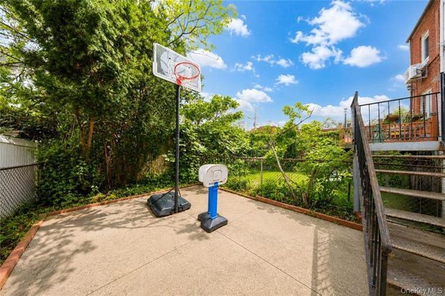 2118 E 26th Street, Brooklyn, NY 11229