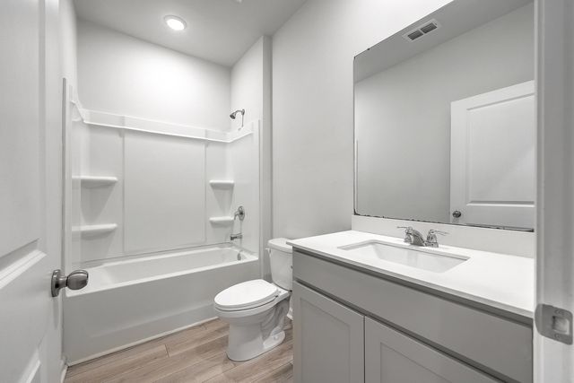 239 W Bradford Pointe Drive, Summerville, SC 29483